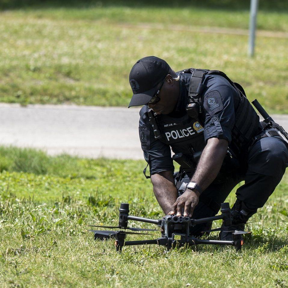Search continues for man who went missing in water near popular Montreal beach
